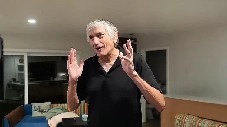 Τζον Μαρτίνης: Ο Ελληνοαμερικανός επιστήμονας κβαντικής φυσικής που πήρε το Νόμπελ Φυσικής Τζον Μαρτίνης: Ο Ελληνοαμερικανός επιστήμονας κβαντικής φυσικής που πήρε το Νόμπελ Φυσικής