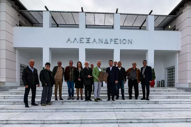 O Δήμαρχος του moosburg Αυστρίας στο Αλεξάνδρειο Ίδρυμα