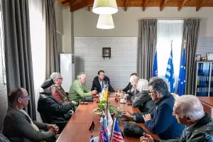 O Δήμαρχος του moosburg Αυστρίας στο Αλεξάνδρειο Ίδρυμα