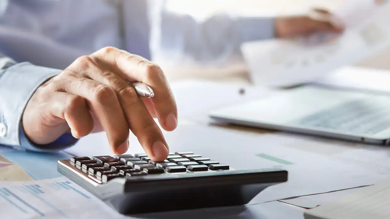 Απλήρωτα τιμολόγια 3,7 δισ. ευρώ από το Δημόσιο – Ψηφιακό «ραντάρ» για τους ασυνεπείς φορείς