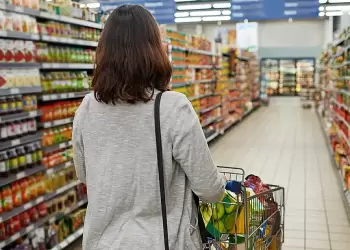 Αυξάνεται το εισόδημα στην ΕΕ αλλά μειώνεται σε Ελλάδα και Ιταλία