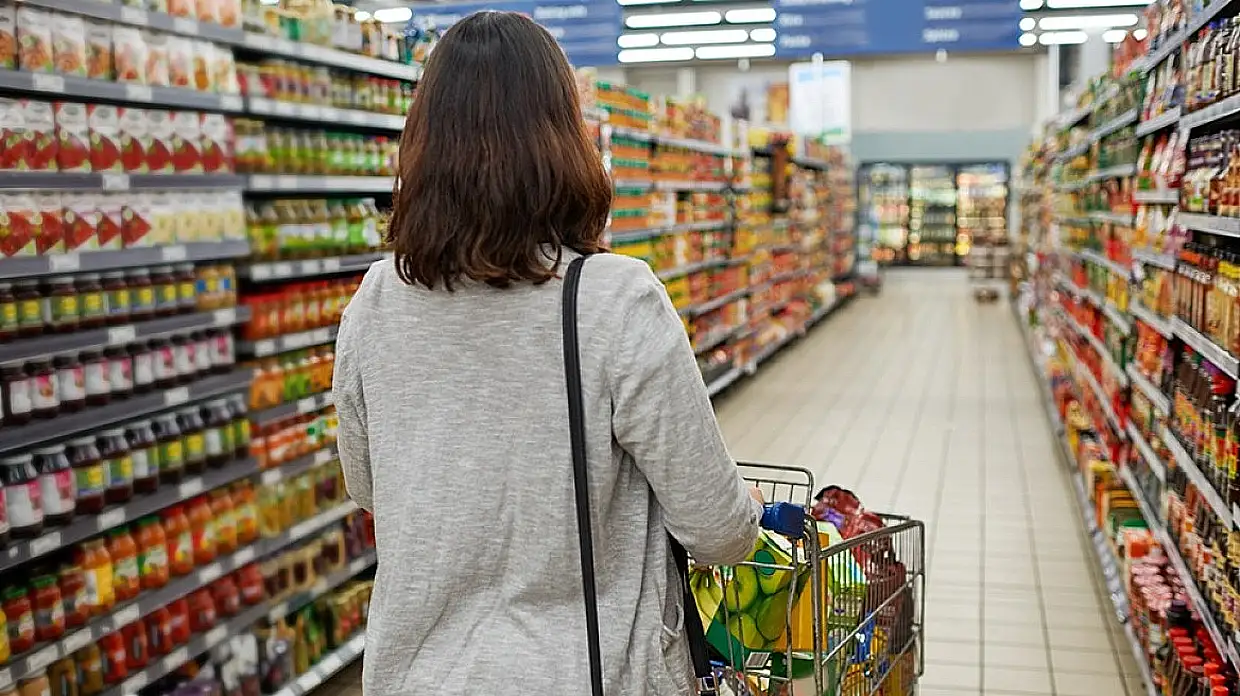 Αυξάνεται το εισόδημα στην Ευρωπαϊκή Ένωση αλλά μειώνεται σε Ελλάδα και Ιταλία Αυξάνεται το εισόδημα στην ΕΕ αλλά μειώνεται σε Ελλάδα και Ιταλία