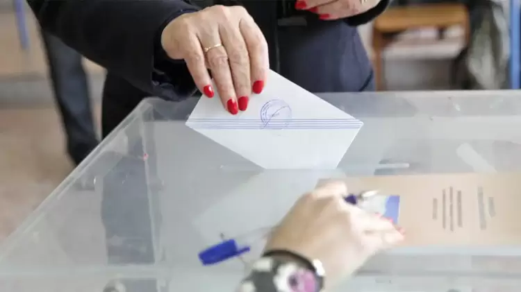 Δημοσκόπηση Alco: Χωρίς εναλλακτική κυβερνητική προοπτική η χώρα - Στο 11% το ΠΑΣΟΚ, στο 54% ο «κανένας» Δημοσκόπηση Alco: Χωρίς εναλλακτική κυβερνητική προοπτική η χώρα – Στο 11% το ΠΑΣΟΚ, στο 54% ο «κανένας»