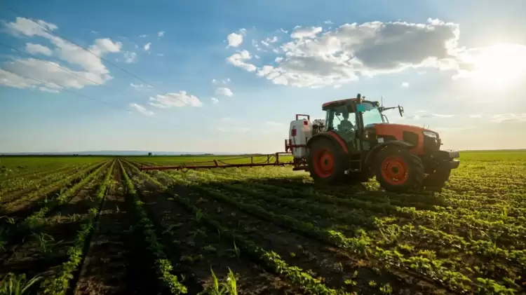 Η ΕΕ χαλαρώνει τους κανονισμούς για αγρότες – Μείωση ελέγχων και αυξημένες πληρωμές μικροκαλλιεργητών