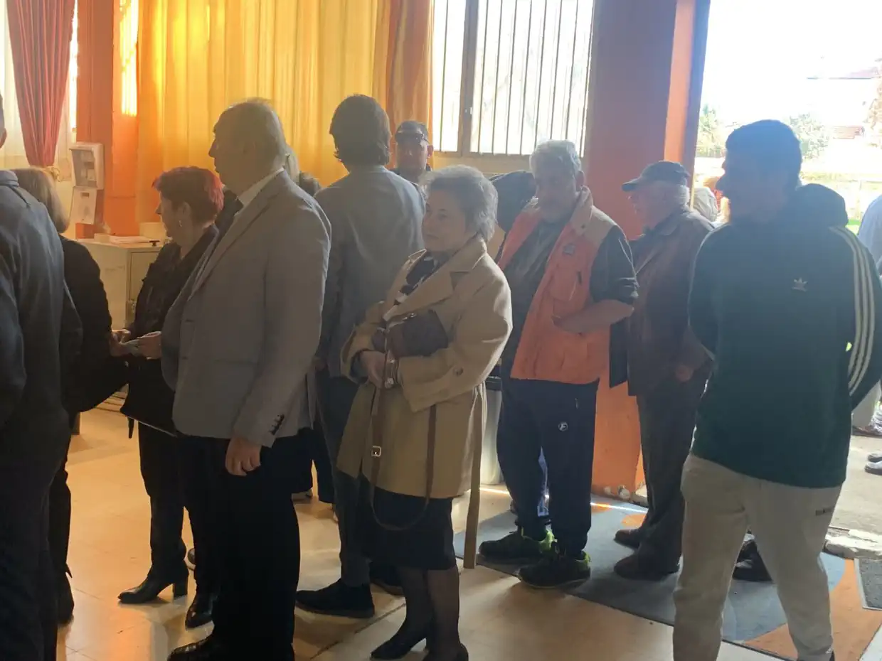 Εκλογές ΔΕΕΠ Πιερίας: Άνοιξαν οι κάλπες στο 5ο Γυμνάσιο Κατερίνης (Δηλώσεις & εικόνες) Εκλογές ΔΕΕΠ Πιερίας: Άνοιξαν οι κάλπες στο 5ο Γυμνάσιο Κατερίνης (Δηλώσεις & εικόνες)