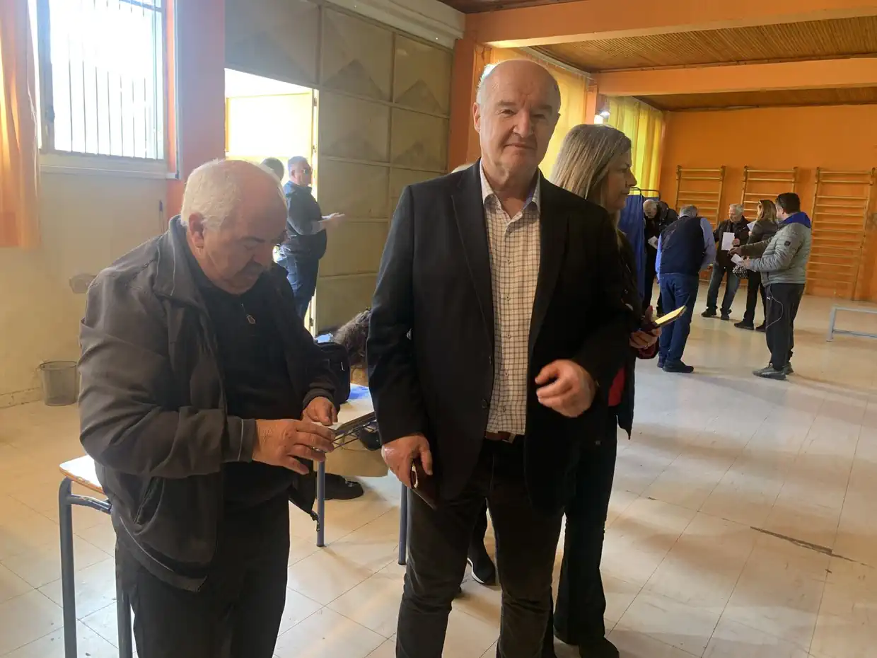 Εκλογές ΔΕΕΠ Πιερίας: Άνοιξαν οι κάλπες στο 5ο Γυμνάσιο Κατερίνης (Δηλώσεις & εικόνες) Εκλογές ΔΕΕΠ Πιερίας: Άνοιξαν οι κάλπες στο 5ο Γυμνάσιο Κατερίνης