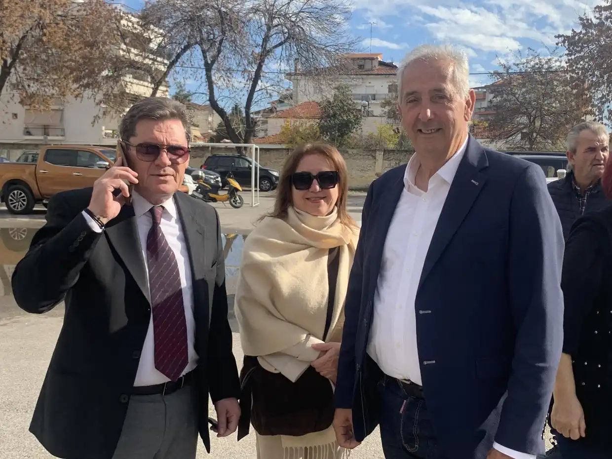 Εκλογές ΔΕΕΠ Πιερίας: Άνοιξαν οι κάλπες στο 5ο Γυμνάσιο Κατερίνης (Δηλώσεις & εικόνες) Εκλογές ΔΕΕΠ Πιερίας: Άνοιξαν οι κάλπες στο 5ο Γυμνάσιο Κατερίνης (Δηλώσεις & εικόνες)