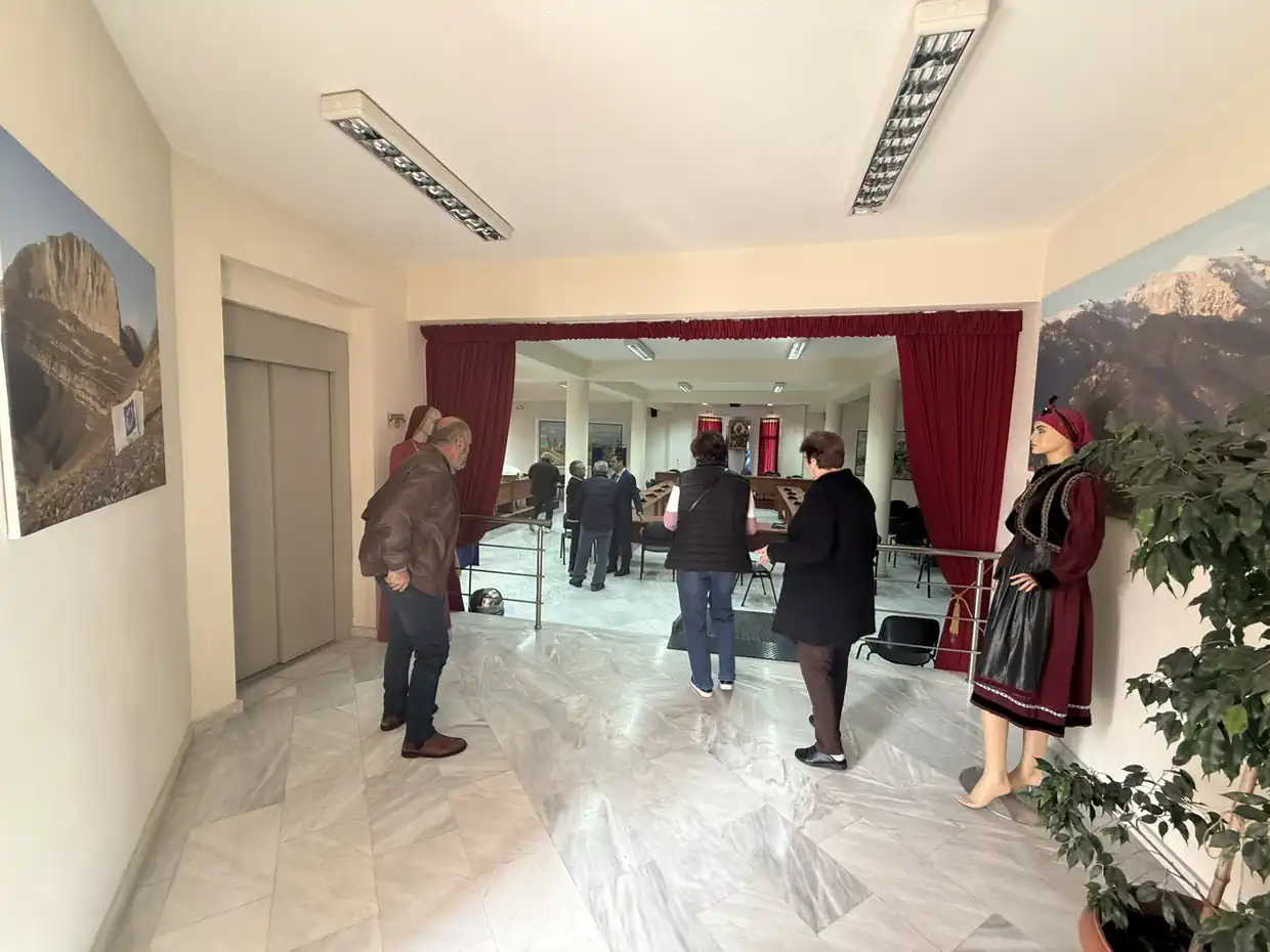 Εκλογές ΔΕΕΠ Πιερίας: Άνοιξαν οι κάλπες στο 5ο Γυμνάσιο Κατερίνης (Δηλώσεις & εικόνες) Εκλογές ΔΕΕΠ Πιερίας: Άνοιξαν οι κάλπες στο 5ο Γυμνάσιο Κατερίνης (Δηλώσεις & εικόνες)