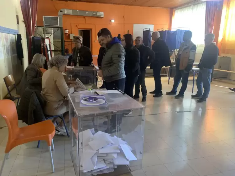 Εκλογές ΔΕΕΠ Πιερίας: Άνοιξαν οι κάλπες στο 5ο Γυμνάσιο Κατερίνης (Δηλώσεις & εικόνες) Εκλογές ΔΕΕΠ Πιερίας: Άνοιξαν οι κάλπες στο 5ο Γυμνάσιο Κατερίνης