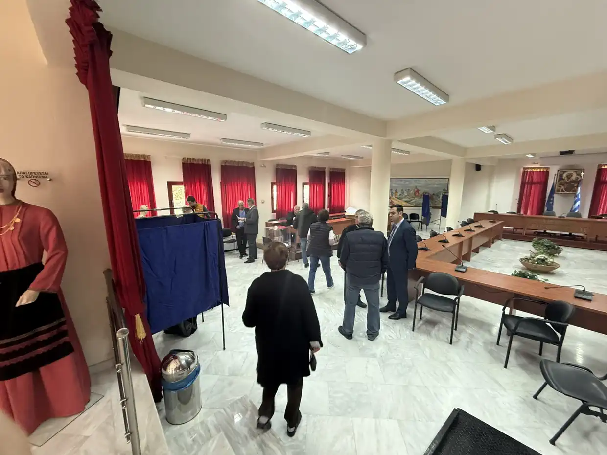 Εκλογές ΔΕΕΠ Πιερίας: Άνοιξαν οι κάλπες στο 5ο Γυμνάσιο Κατερίνης (Δηλώσεις & εικόνες) Εκλογές ΔΕΕΠ Πιερίας: Άνοιξαν οι κάλπες στο 5ο Γυμνάσιο Κατερίνης (Δηλώσεις & εικόνες)