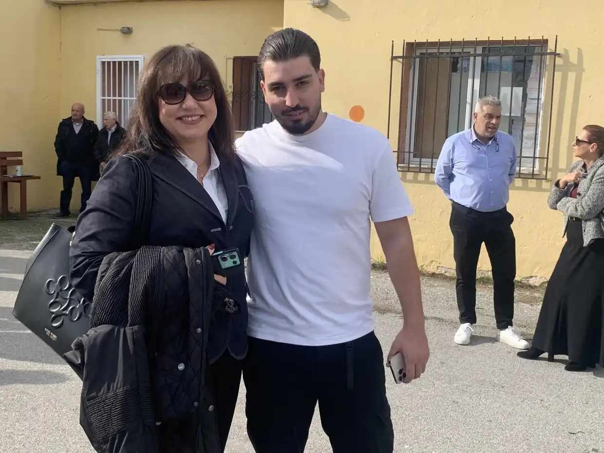 Εκλογές ΔΕΕΠ Πιερίας: Άνοιξαν οι κάλπες στο 5ο Γυμνάσιο Κατερίνης (Δηλώσεις & εικόνες) Εκλογές ΔΕΕΠ Πιερίας: Άνοιξαν οι κάλπες στο 5ο Γυμνάσιο Κατερίνης (Δηλώσεις & εικόνες)