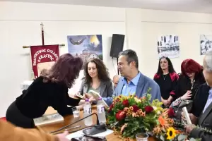 Ένωση Ποντίων Πιερίας: «❜𝚺η προσφυγιάς τα στράτας» - Παρουσίαση του βιβλίου της Χρυσούλας Ασλανίδου – Κωνσταντίνου Ένωση Ποντίων Πιερίας: «❜𝚺η προσφυγιάς τα στράτας» – Παρουσίαση του βιβλίου της Χρυσούλας Ασλανίδου – Κωνσταντίνου