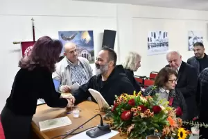 Ένωση Ποντίων Πιερίας: «❜𝚺η προσφυγιάς τα στράτας» - Παρουσίαση του βιβλίου της Χρυσούλας Ασλανίδου – Κωνσταντίνου Ένωση Ποντίων Πιερίας: «❜𝚺η προσφυγιάς τα στράτας» – Παρουσίαση του βιβλίου της Χρυσούλας Ασλανίδου – Κωνσταντίνου