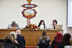 Ένωση Ποντίων Πιερίας: «❜𝚺η προσφυγιάς τα στράτας» - Παρουσίαση του βιβλίου της Χρυσούλας Ασλανίδου – Κωνσταντίνου Ένωση Ποντίων Πιερίας: «❜𝚺η προσφυγιάς τα στράτας» – Παρουσίαση του βιβλίου της Χρυσούλας Ασλανίδου – Κωνσταντίνου