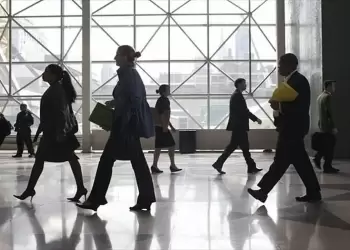 Επέκταση του εργασιακού βίου στα 45 έτη – Το 2100, η Ελλάδα θα είναι μείον 3,7 εκατ. κατοίκους