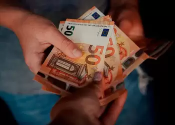 Επίδομα 250 ευρώ και επιστροφή ενοικίου – Πότε θα τα λάβουν οι δικαιούχοι