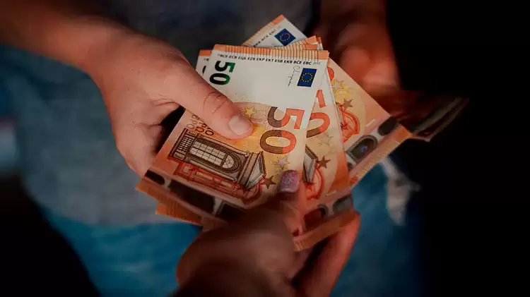 Επίδομα 250 ευρώ και επιστροφή ενοικίου – Πότε θα τα λάβουν οι δικαιούχοι