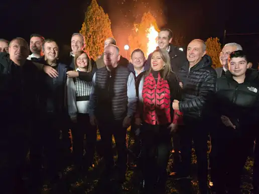 Φλώρινα: Πολιτικά πρόσωπα στο καζάνι του Σταύρου Παπασωτηρίου – Παρών ο Δένδιας και πλήθος βουλευτών Φλώρινα: Πολιτικά πρόσωπα στο καζάνι του Σταύρου Παπασωτηρίου – Παρών ο Δένδιας και πλήθος βουλευτών