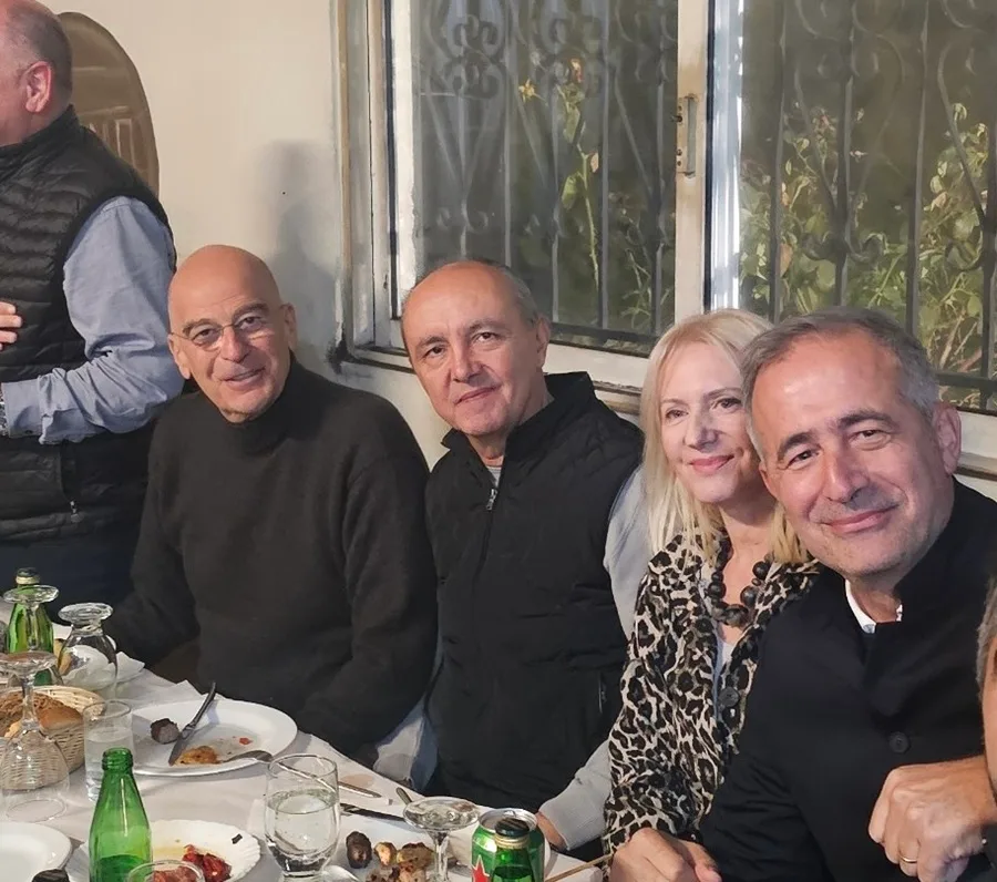 Φλώρινα: Πολιτικά πρόσωπα στο καζάνι του Σταύρου Παπασωτηρίου – Παρών ο Δένδιας και πλήθος βουλευτών Φλώρινα: Πολιτικά πρόσωπα στο καζάνι του Σταύρου Παπασωτηρίου – Παρών ο Δένδιας και πλήθος βουλευτών