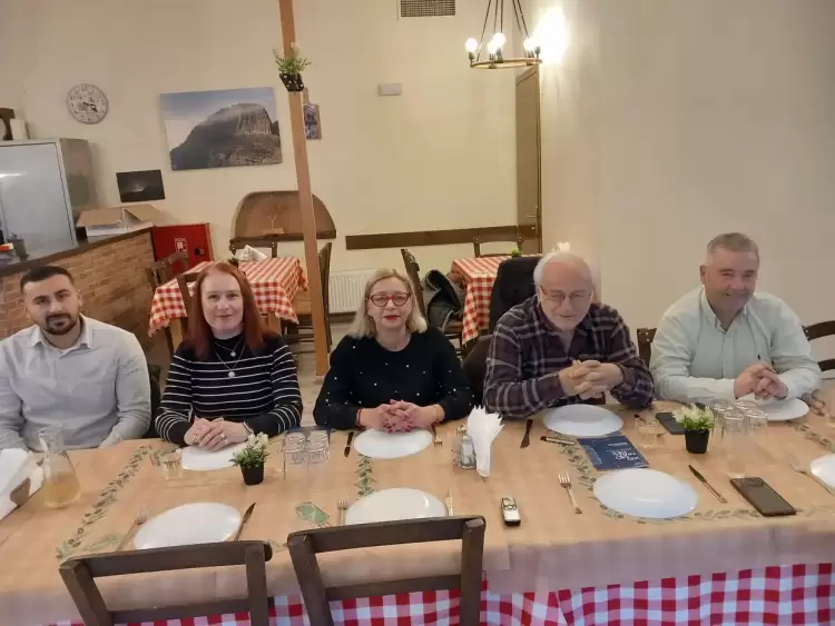 Γεύμα ευχαριστιών του ΟΡΦΕΟ και παρουσίαση των Χειμωνιάτικων Ψηφίδων Γεύμα ευχαριστιών του ΟΡΦΕΟ και παρουσίαση των Χειμωνιάτικων Ψηφίδων