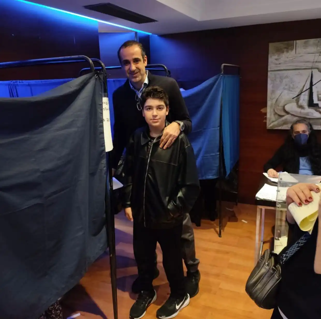 Ο Γρηγόρης Δημητριάδης ψήφισε στις εσωκομματικές εκλογές της ΝΔ μαζί με τον γιο του – Η ζεστή ανάρτηση