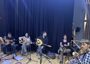 Ηχογράφηση τραγουδιών από τη Χορωδία και Ορχήστρα της Σχολής Βυζαντινής Μουσικής Κατερίνης Ηχογράφηση τραγουδιών από τη Χορωδία και Ορχήστρα της Σχολής Βυζαντινής Μουσικής Κατερίνης