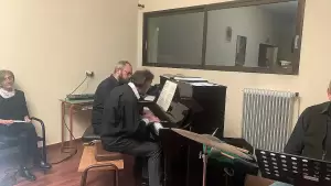 Κατερίνη: Η παράσταση «Όταν ο κύκνος ονειρεύεται» μάγεψε το κοινό στο Δημοτικό Ωδείο