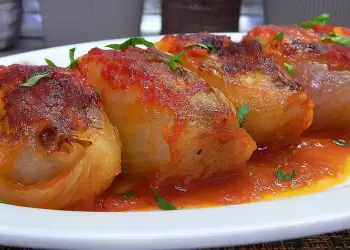 Τι θα φάμε σήμερα – Κρεμμυδοντολμάδες Τι θα φάμε σήμερα – Κρεμμυδοντολμάδες