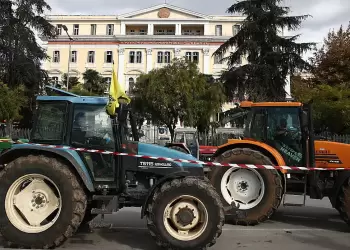 Να κλείσει τα μέτωπα με τους αγρότες επιχειρεί η κυβέρνηση
