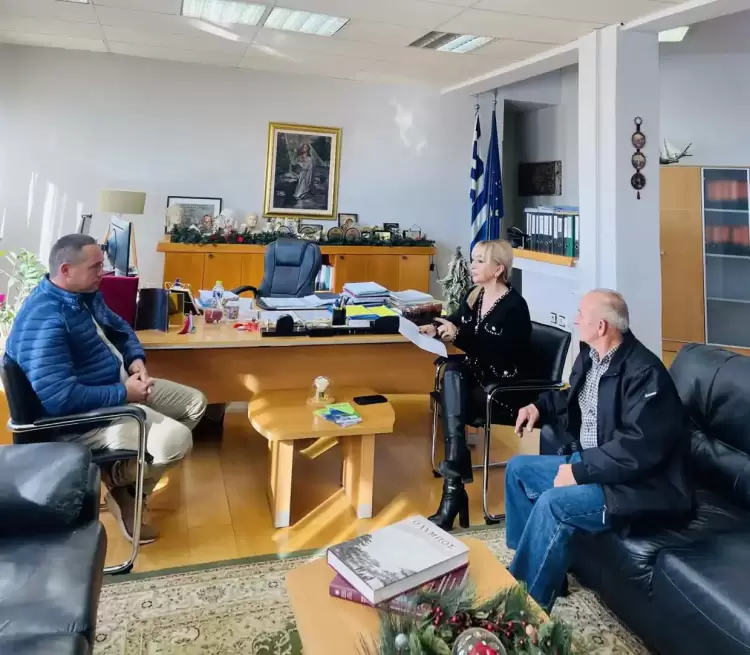 Νέα γεώτρηση στον Τρίλοφο – Ασφαλτοστρώσεις αγροτικών οδών και ενίσχυση της αντιπλημμυρικής προστασίας Νέα γεώτρηση στον Τρίλοφο – Στήριξη της Π.Ε. Πιερίας για την υδροδότηση και την τοπική ανάπτυξη