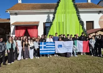 Νέοι εθελοντές από όλη την Ευρώπη στο Χριστουγεννιάτικο Χωριό Κατερίνης