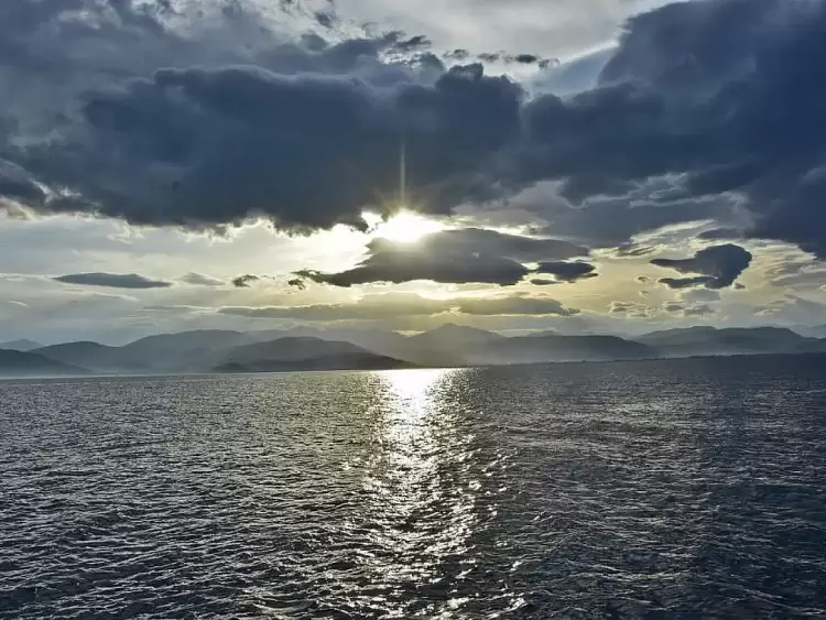 Πώς θα είναι ο καιρός σε Κατερίνη και Πιερία σήμερα Σάββατο, 15 Νοεμβρίου 2025: Γενικά αίθριος με αραιές νεφώσεις