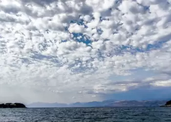 Πώς θα είναι ο καιρός σε Κατερίνη και Πιερία σήμερα Κυριακή, 23 Νοεμβρίου 2025: Παροδικές νεφώσεις με τοπικές βροχές