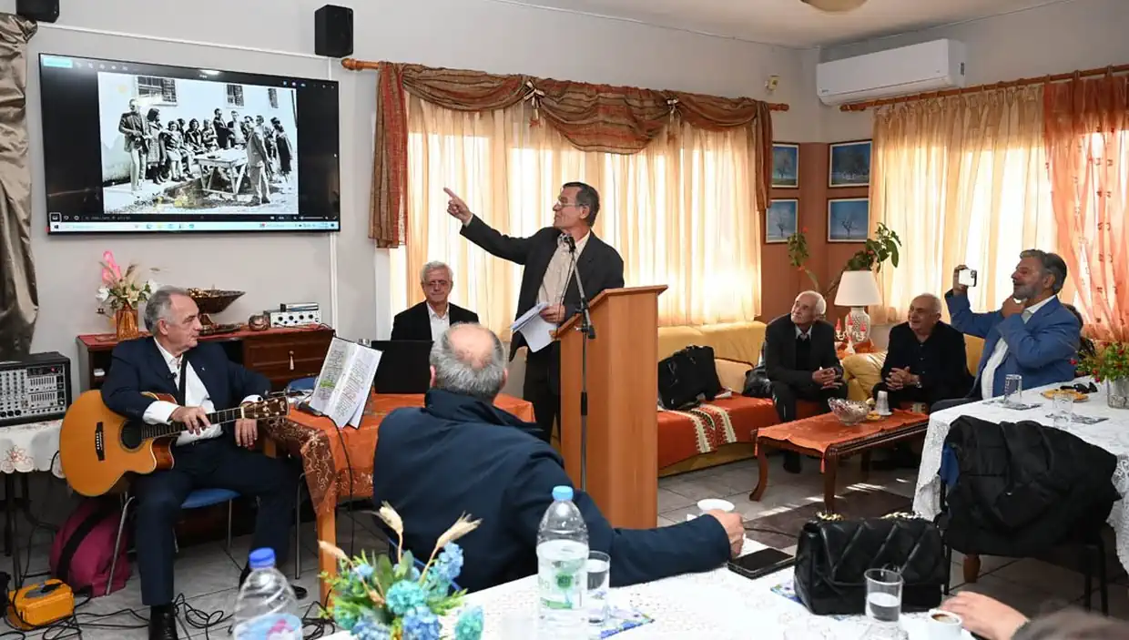 Συγκινητική εκδήλωση στον Κολινδρό με τον καθηγητή Φυσικής Αγωγής Αθανάσιο Ταλιαδούρο