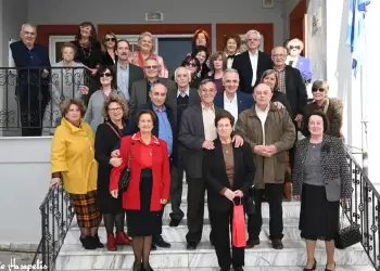 Συγκινητική εκδήλωση στον Κολινδρό με τον καθηγητή Φυσικής Αγωγής Αθανάσιο Ταλιαδούρο