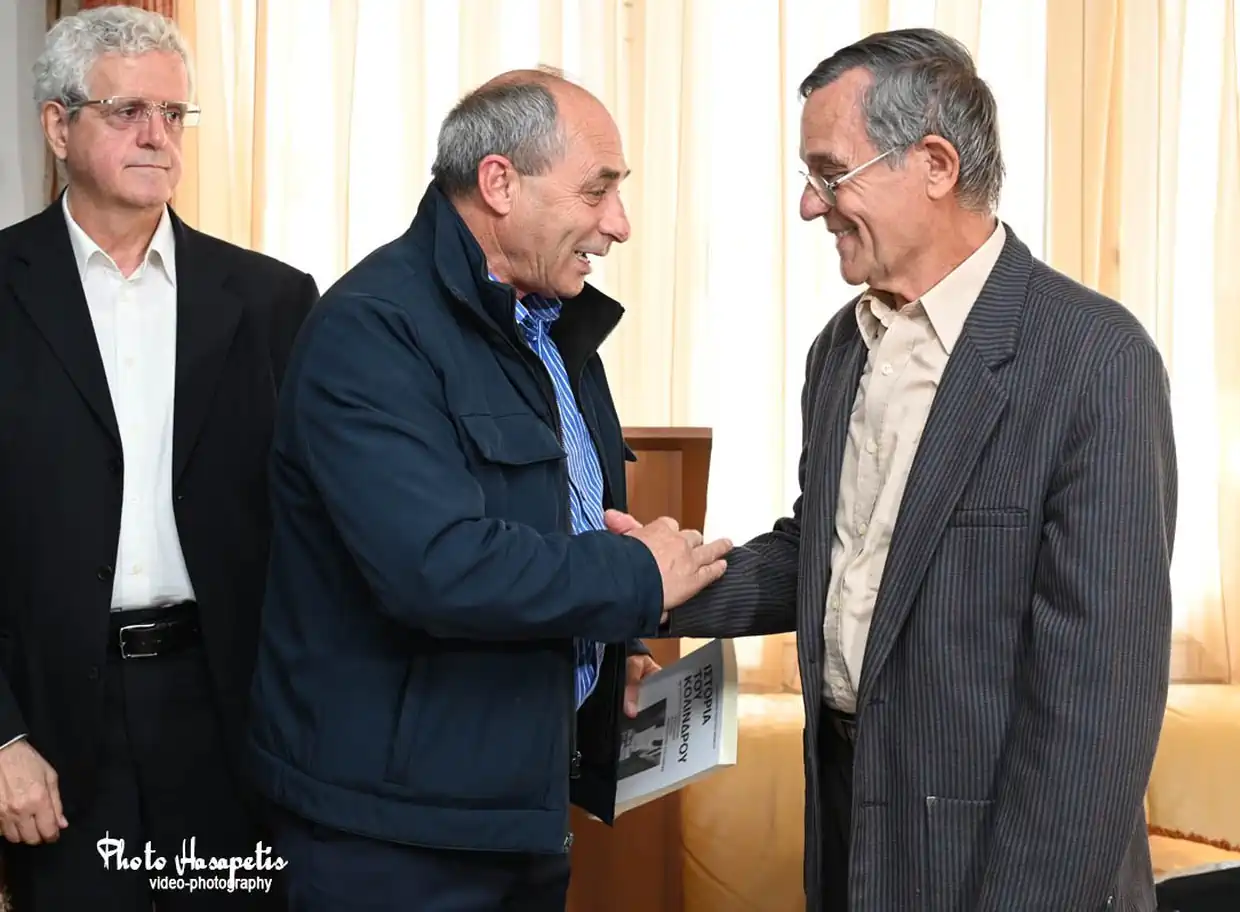 Συγκινητική εκδήλωση στον Κολινδρό με τον καθηγητή Φυσικής Αγωγής Αθανάσιο Ταλιαδούρο