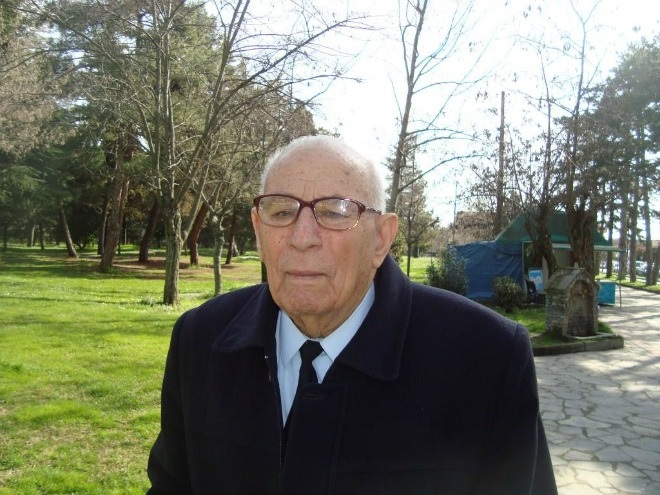 Αφιέρωμα στον Νίκο Παπακωνσταντίνου - Τον τελευταίο επιζώντα της Μάχης του Λιτοχώρου. Αφιέρωμα στον Νίκο Παπακωνσταντίνου - Τον τελευταίο επιζώντα της Μάχης του Λιτοχώρου.