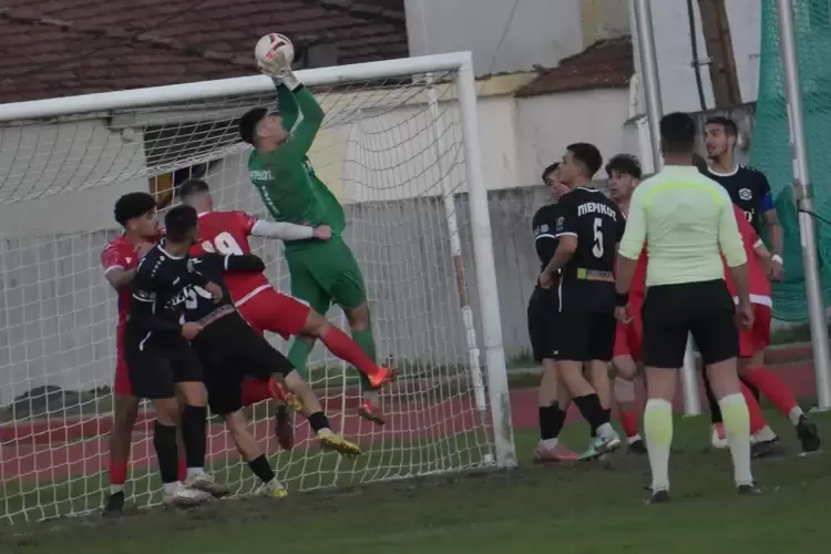 Κοζάνη - Πιερικός 1-2: Τρίποντο 6αδας