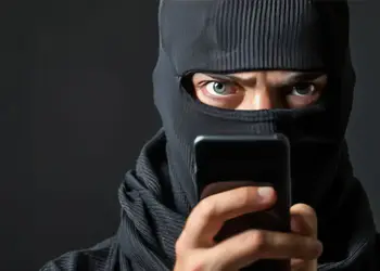 AI απάτες με τη φωνή σας: Πώς χρησιμοποιούν τον αριθμό κινητού οι εγκληματίες Ai απάτες με τη φωνή σας: Πώς χρησιμοποιούν τον αριθμό κινητού οι εγκληματίες