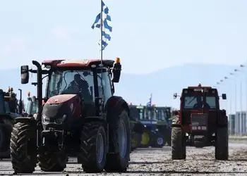 Αγρότες επιχειρούν μπλόκο στο αεροδρόμιο Μακεδονία Αγρότες επιχειρούν μπλόκο στο αεροδρόμιο Μακεδονία
