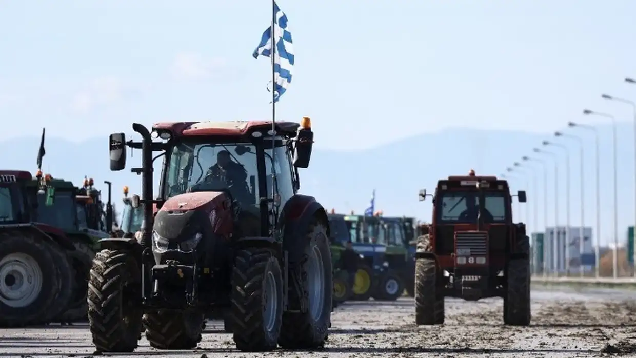 Αγροτικά μπλόκα σε Κεντρική και Δυτική Μακεδονία – Συνεχίζονται οι αποκλεισμοί σε καίρια σημεία Αγροτικά μπλόκα σε Κεντρική και Δυτική Μακεδονία – Συνεχίζονται οι αποκλεισμοί σε καίρια σημεία