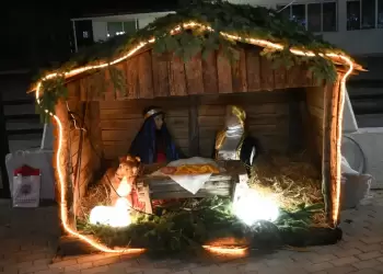 Άναμμα Χριστουγεννιάτικου Δένδρου στο Π. Κεραμίδι