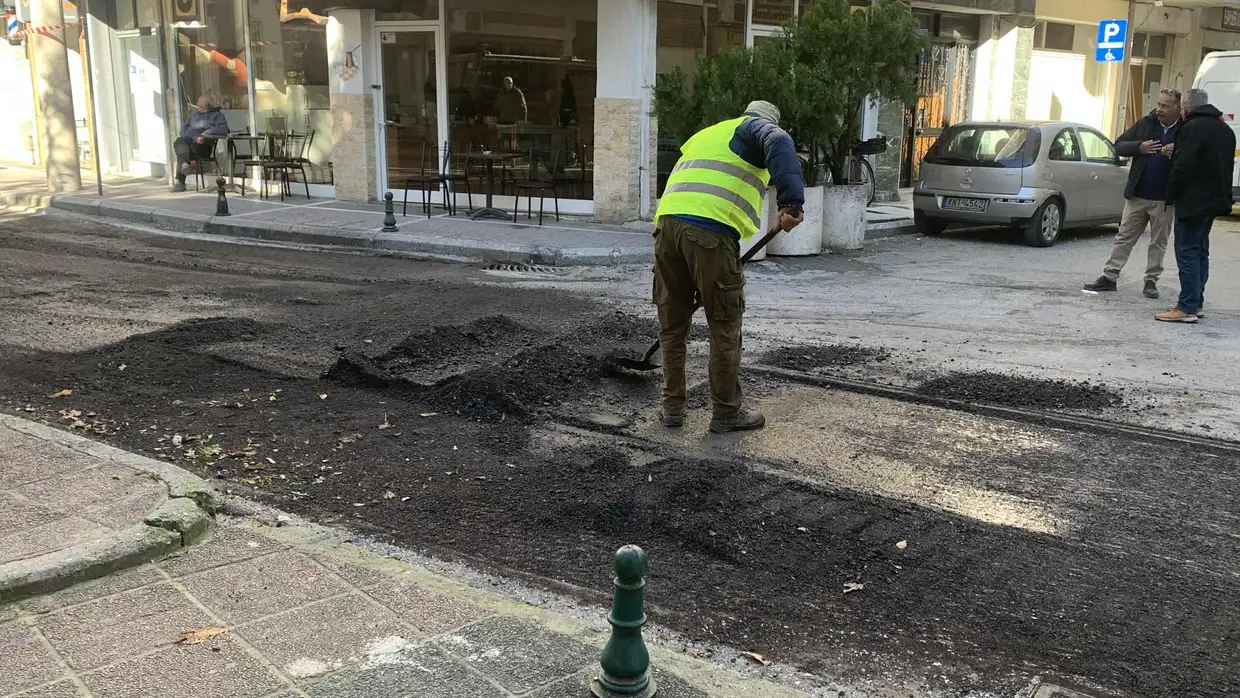 Βημα..τίζοντας: Ασφαλτόστρωση στην οδό Βότση – Συνεχίζονται οι παρεμβάσεις στην Κατερίνη Ασφαλτόστρωση στην οδό Βότση – Συνεχίζονται οι παρεμβάσεις στην Κατερίνη