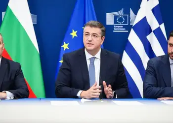 Ο άξονας Θεσσαλονίκη–Βουκουρέστι, ευρωπαϊκό ορόσημο, σύμφωνα με τον Απ. Τζιτζικώστα Ο άξονας Θεσσαλονίκη–Βουκουρέστι, ευρωπαϊκό ορόσημο, σύμφωνα με τον Απ. Τζιτζικώστα