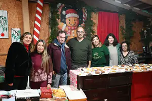 Η Αυλή του Άη Βασίλη στο Αιγίνιο Πιερίας γέμισε φως και χαμόγελα Η Αυλή του Άη Βασίλη στο Αιγίνιο Πιερίας γέμισε φως και χαμόγελα