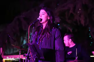 Η Αυλή του Άη Βασίλη στο Αιγίνιο Πιερίας γέμισε φως και χαμόγελα Η Αυλή του Άη Βασίλη στο Αιγίνιο Πιερίας γέμισε φως και χαμόγελα