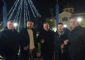 Κορινός: Φωταγωγήθηκε το χριστουγεννιάτικο δέντρο με γιορτινή ατμόσφαιρα και συμμετοχή πολιτών Αυτόματο προσχέδιο