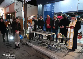 Εγκαίνια για τον Ρυθμό Μακεδονίας 106,7 στο κέντρο του Αιγινίου Εγκαίνια για τον Ρυθμό Μακεδονίας 106,7 στο κέντρο του Αιγινίου