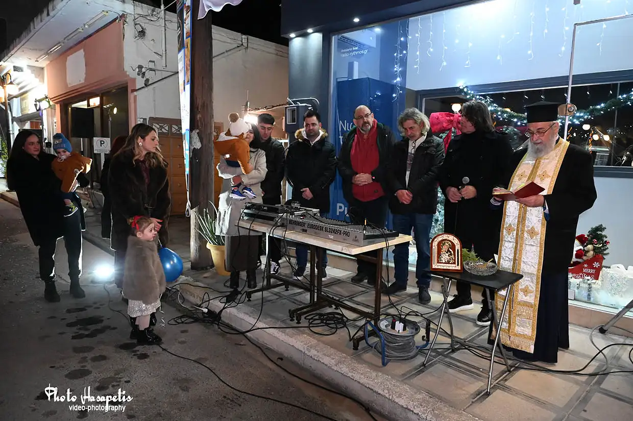 Εγκαίνια για τον Ρυθμό Μακεδονίας 106,7 στο κέντρο του Αιγινίου Εγκαίνια για τον Ρυθμό Μακεδονίας 106,7 στο κέντρο του Αιγινίου