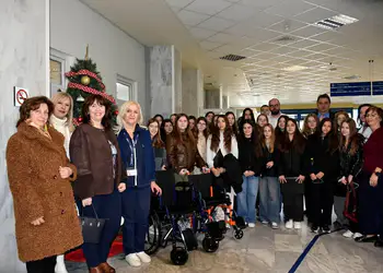 Έμπρακτη αλληλεγγύη από το 4ο Γυμνάσιο Κατερίνης Έμπρακτη αλληλεγγύη από το 4ο Γυμνάσιο Κατερίνης